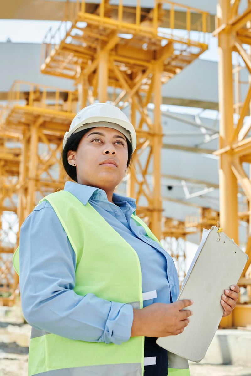 Instrukcja bhp na stanowisku pracy – klucz do bezpiecznego i efektywnego środowiska pracy