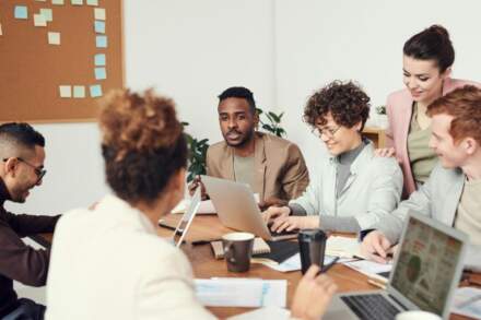 Jak wprowadzać politykę work-life balance w firmie i zwiększać satysfakcję pracowników